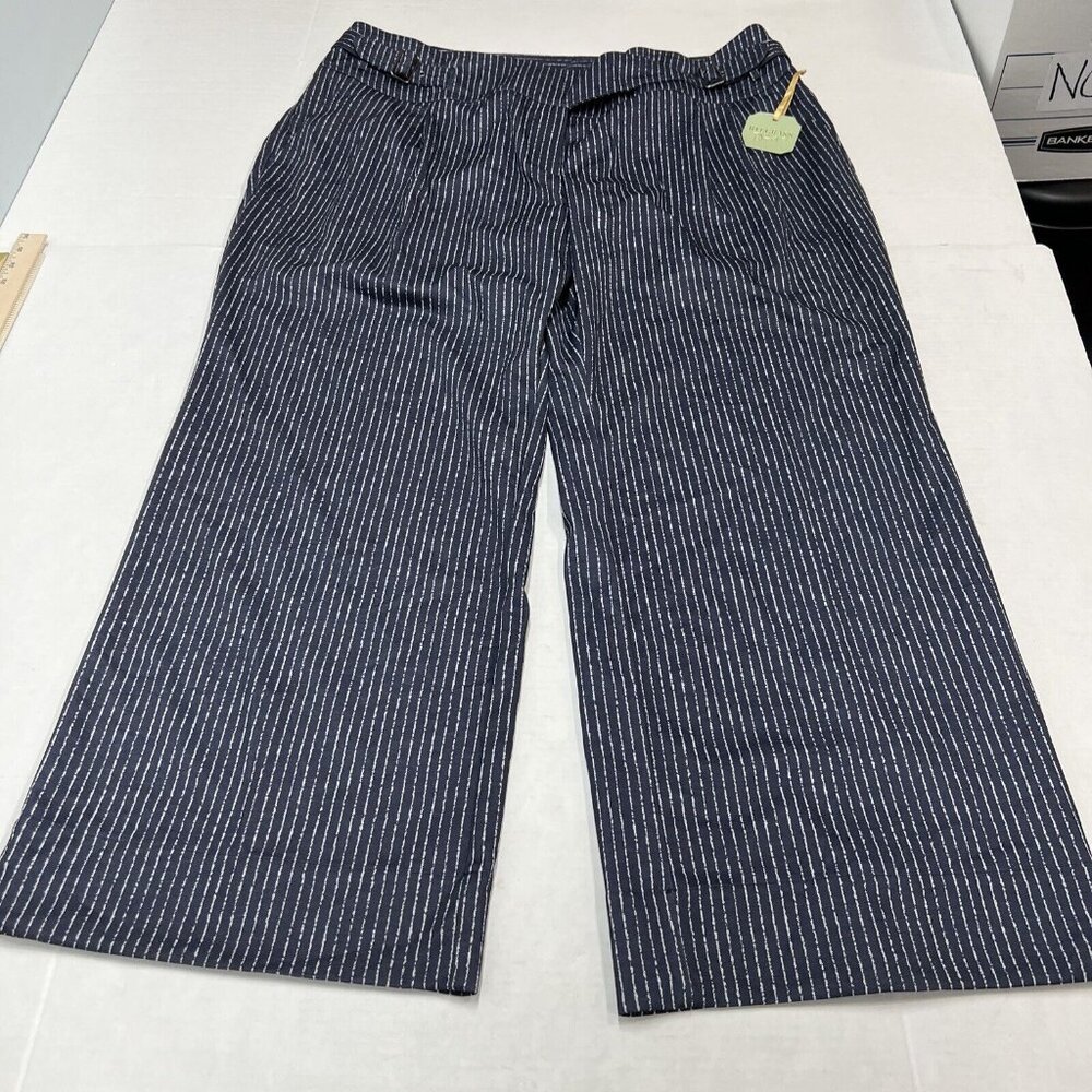 Striped Wide Leg Pants - Picture 5 of 10